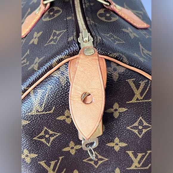 Authentic Louis Vuitton Speedy 30 Monogram - Timeless & Iconic - Picture 2 of 16